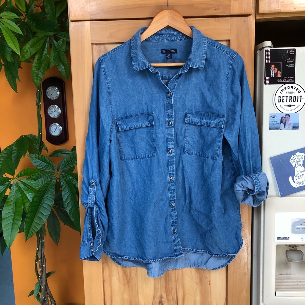 Gap boyfriend fit long sleeve denim